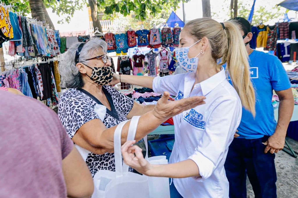 Paty entregará becas escolares, uniformes, útiles, a estudiantes de Veracruz