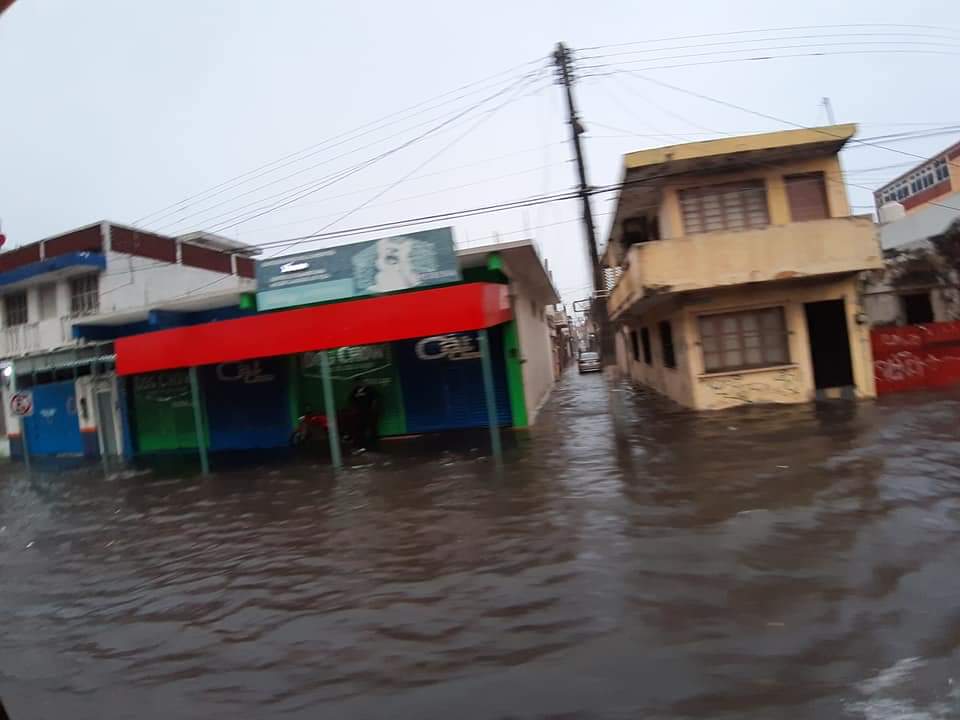 Lluvias en Veracruz dejan inundaciones en varias colonias