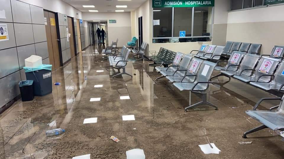 Se inunda UMAE 14 del IMSS en Veracruz puerto