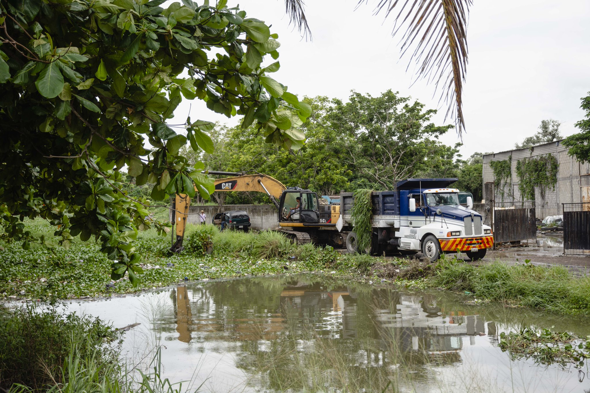 Limpian el Dren B para evitar inundaciones en la temporada de lluvias
