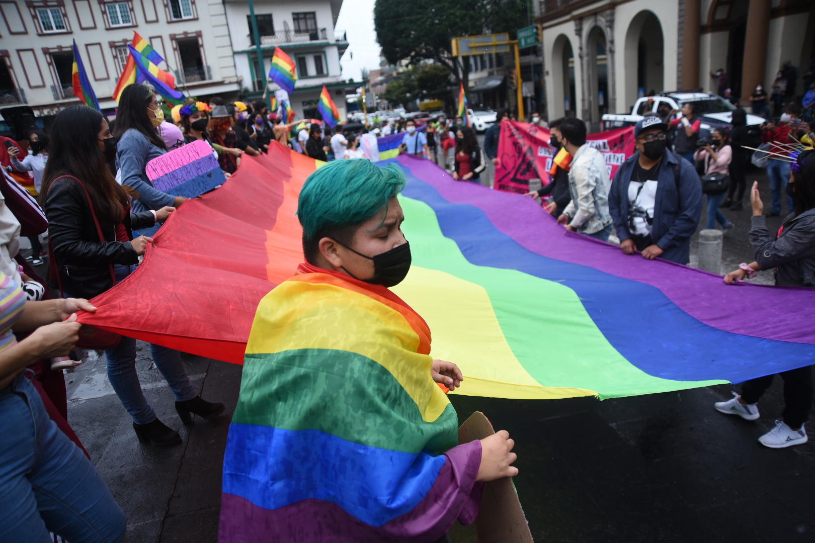 Proponen crear premio estatal para la comunidad LGBTTTI+