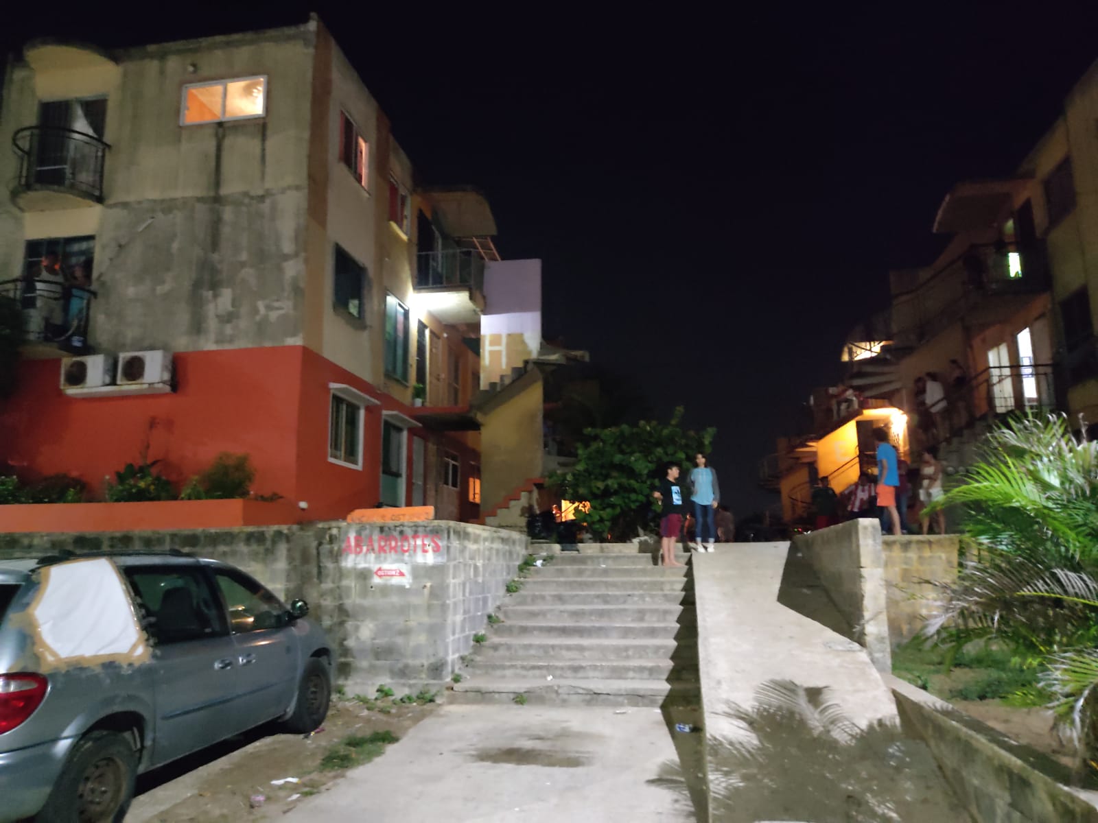 Vecino de Punta Caracol es arrojado presuntamente por su vecino de un tercer piso