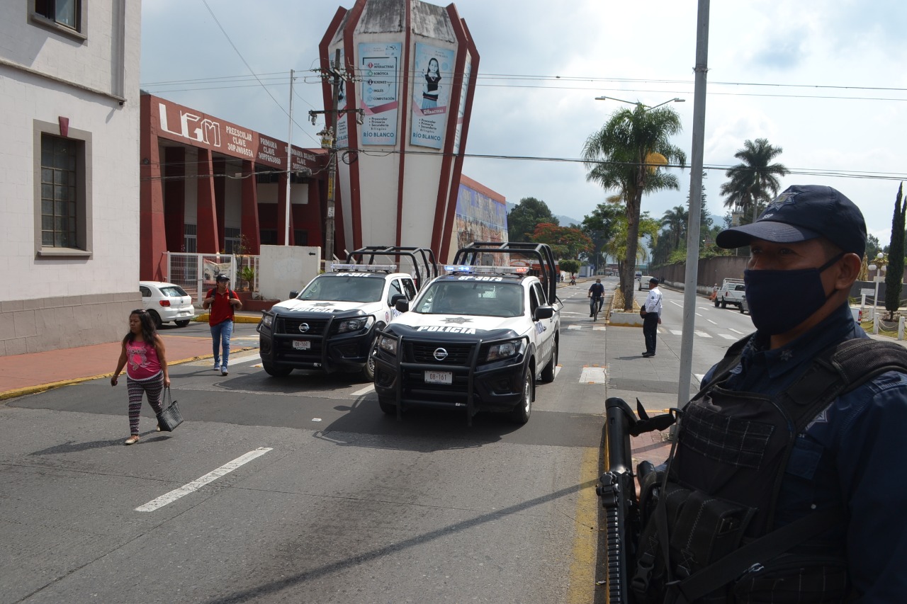 Taxista en Río Blanco es privado de su libertad