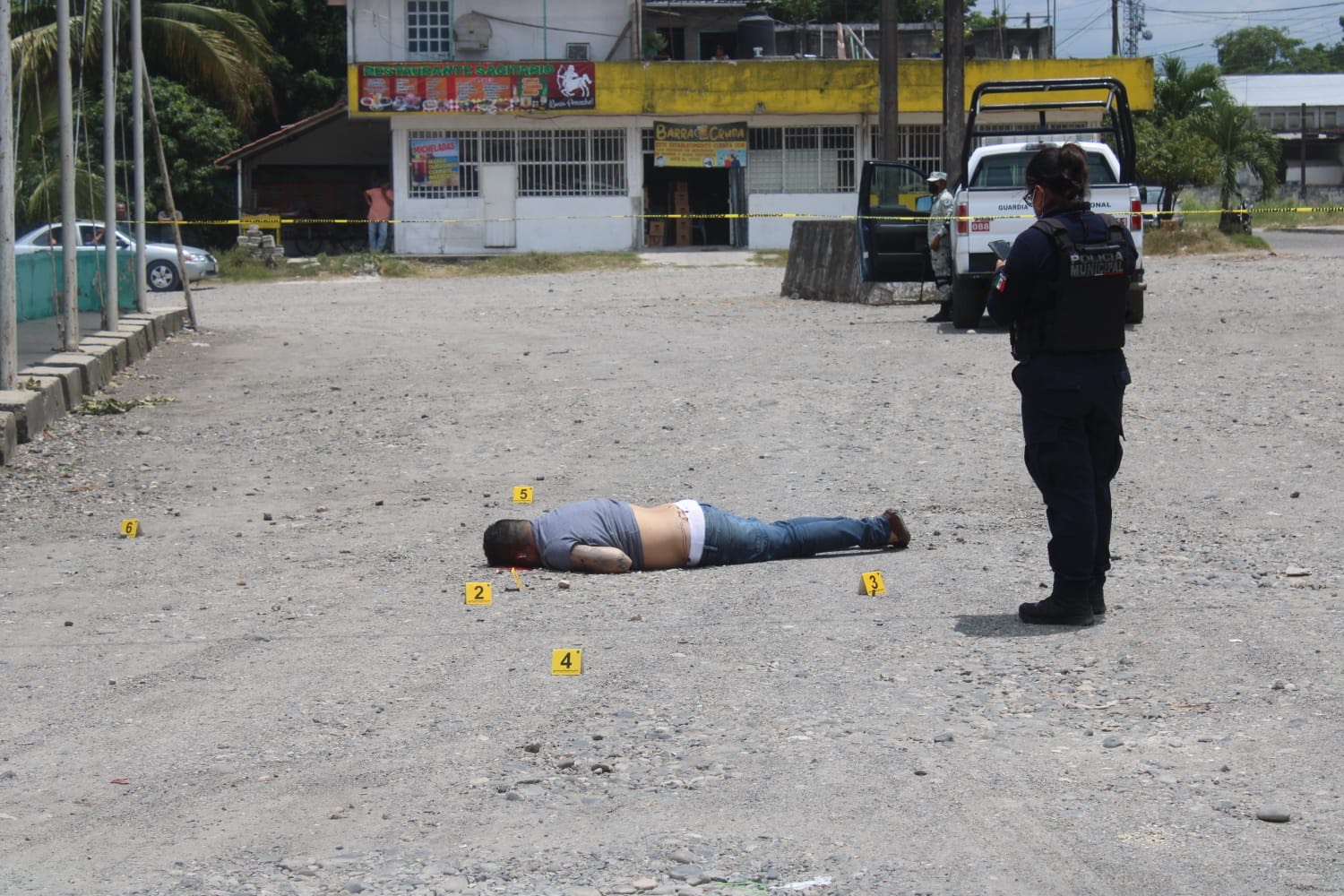 Ejecutado mientras comía en Martínez de la Torre