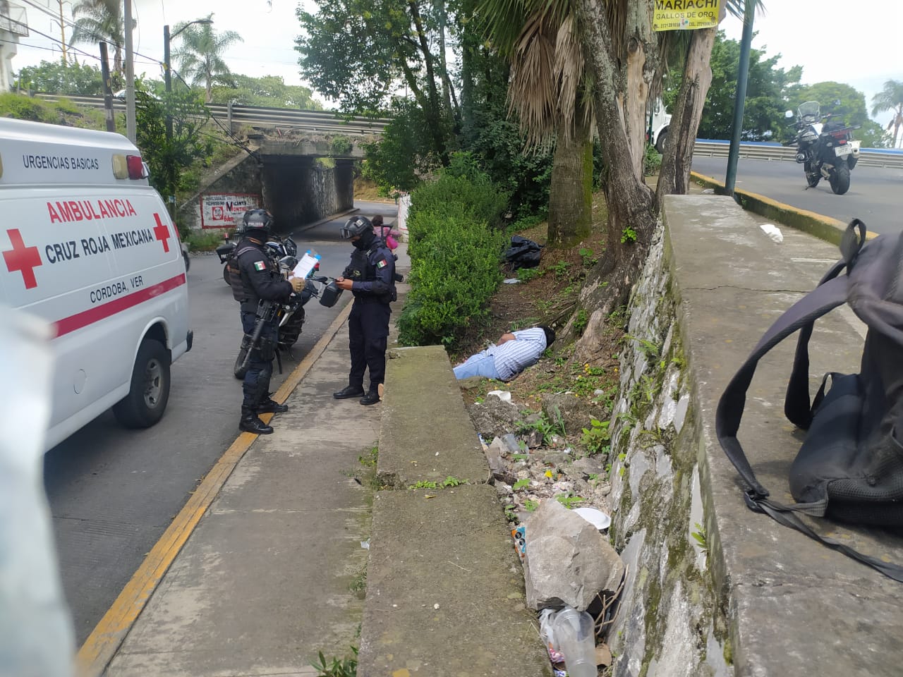 Adulto mayor muere al caer de la  batea de una camioneta en Córdoba