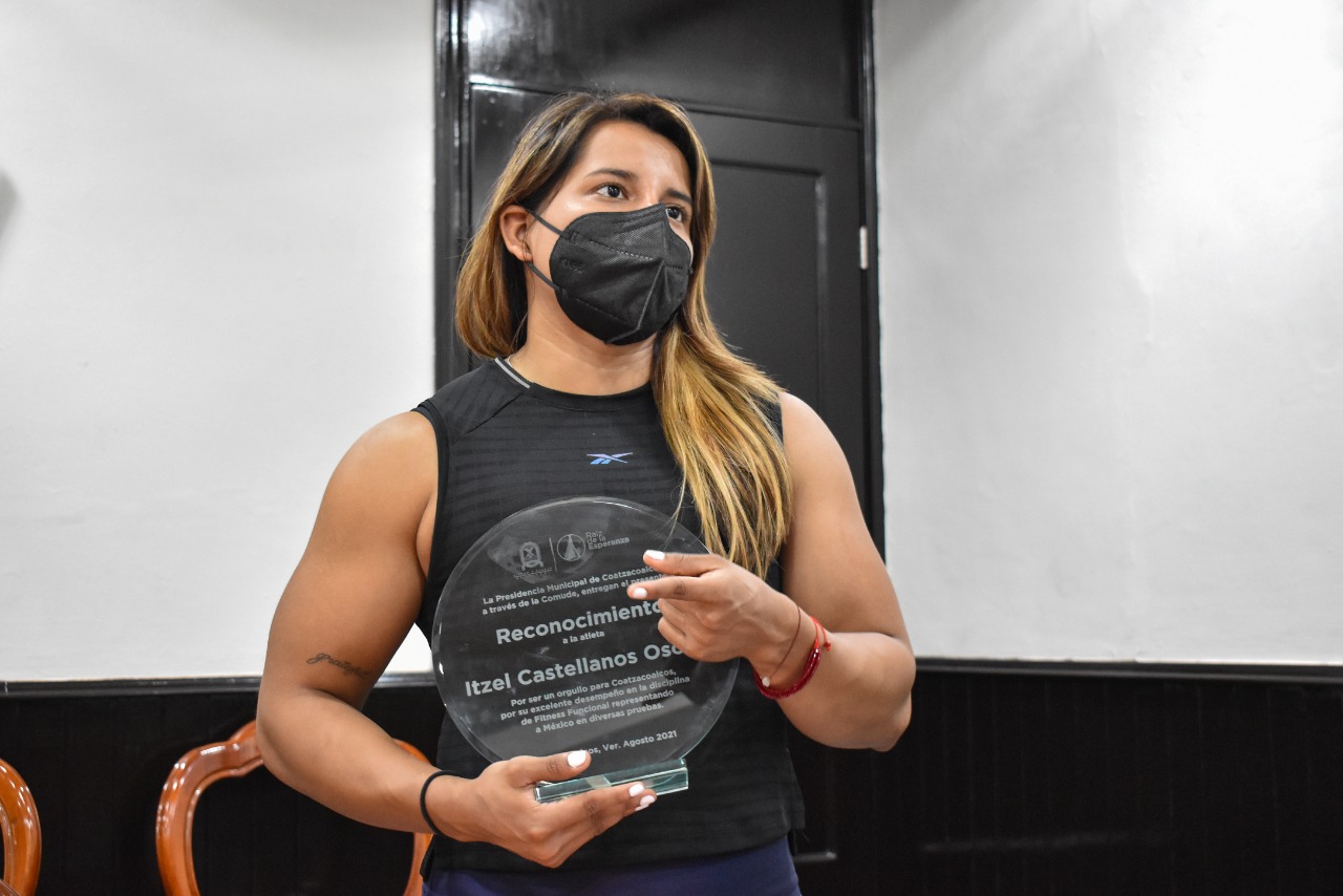 Reconoce Gobierno Municipal a atleta de Crossfit Itzel Castellanos Osorio