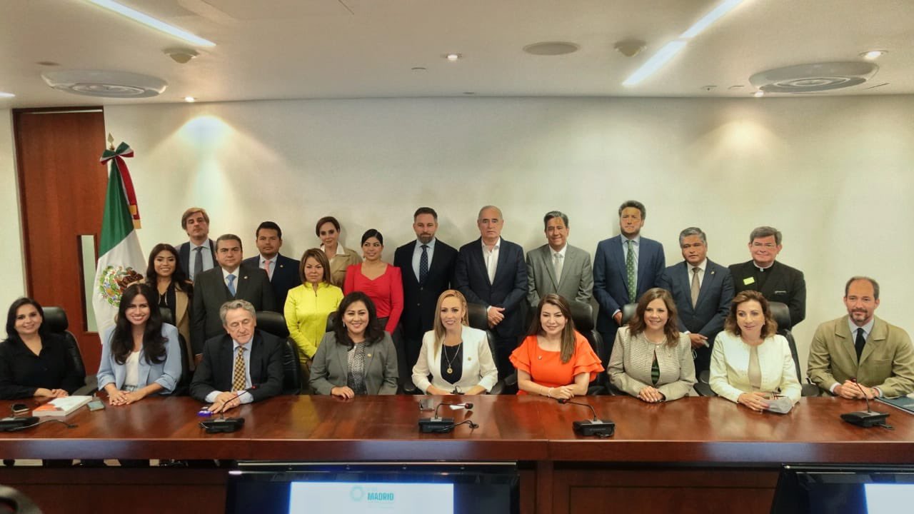 Panistas veracruzanos se desmarcan de sus senadores por firma de Carta de Madrid