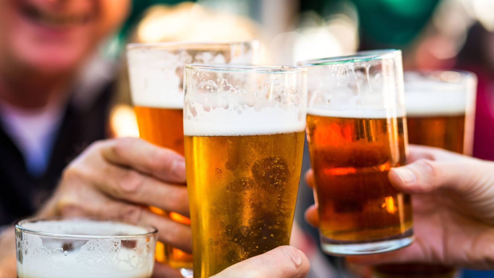 Venta de alcohol clandestino: clausuran 15 tiendas en Xalapa