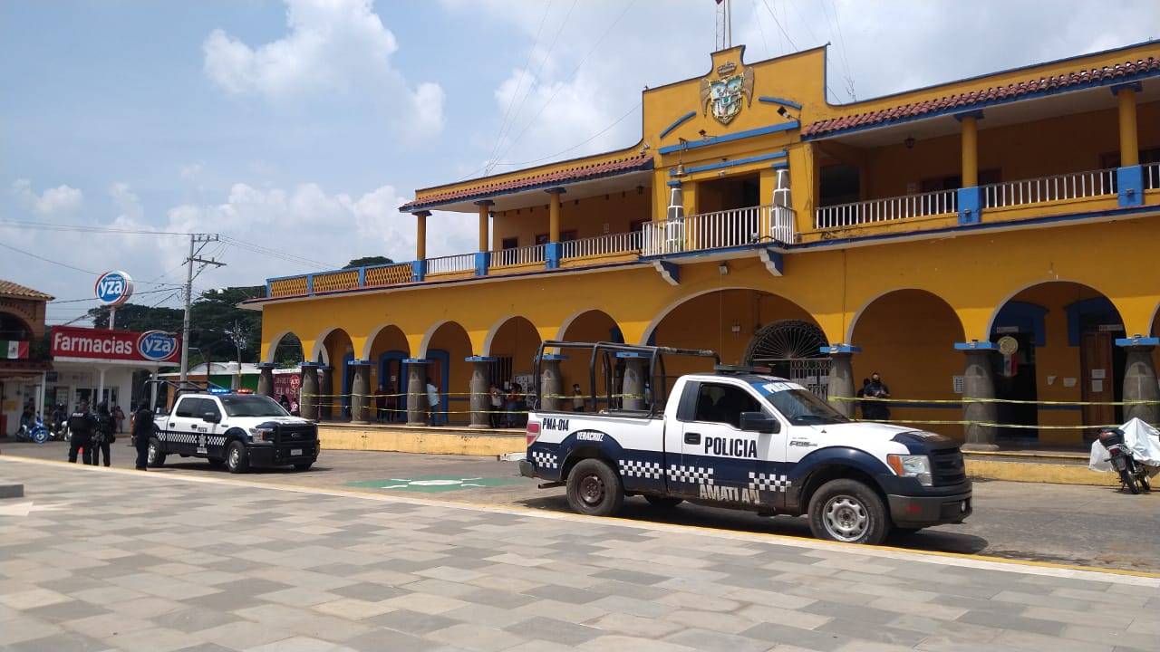 Ayuntamiento de Amatlán pide intervención al Congreso por toma de palacio