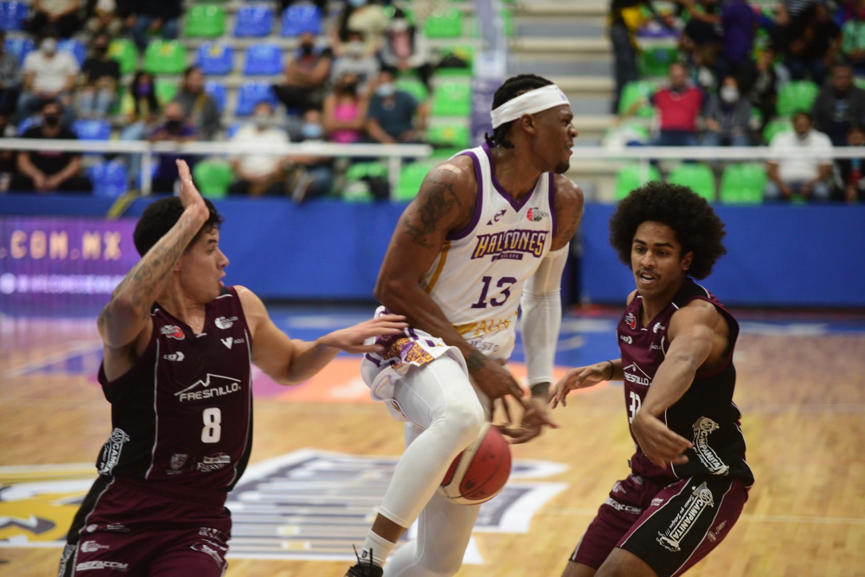 Ganan halcones en tiempo extra