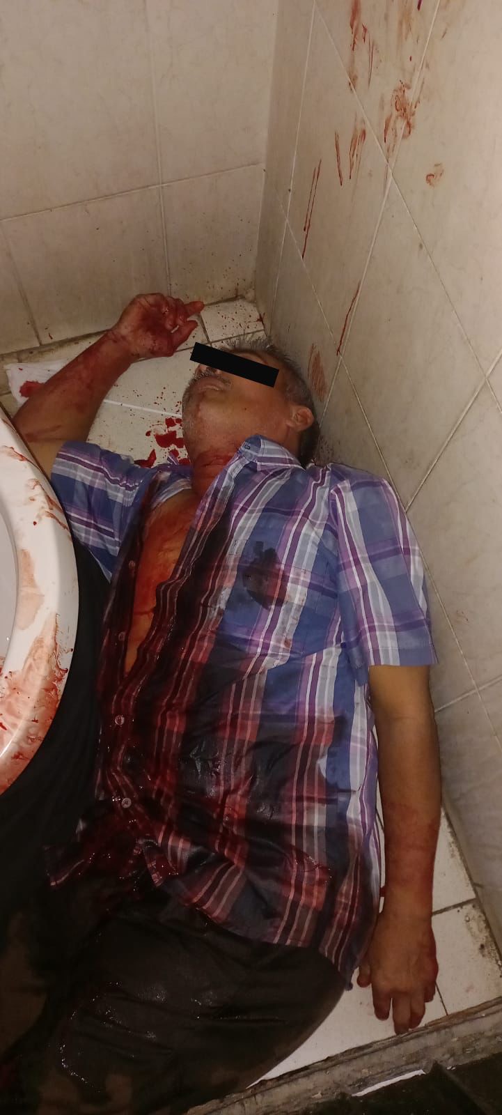 Encuentran a hombre herido con arma blanca en baños de Soriana centro en Veracruz