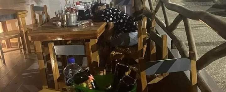 Sujetos rafaguean a joven al interior de un bar; la víctima sobrevivió.