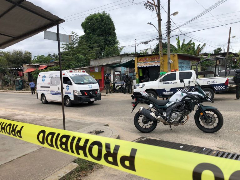 Operativo en Acayucan por supuesto grupo delincuencial ofrece seguridad a comerciantes