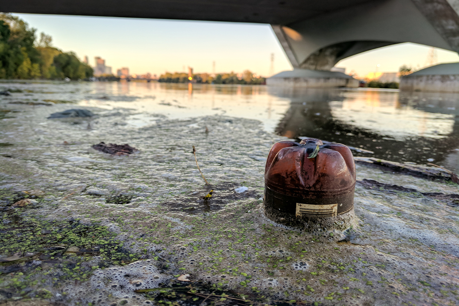 Nuevo informe revela la cadena de daños que provocan las aguas residuales al planeta