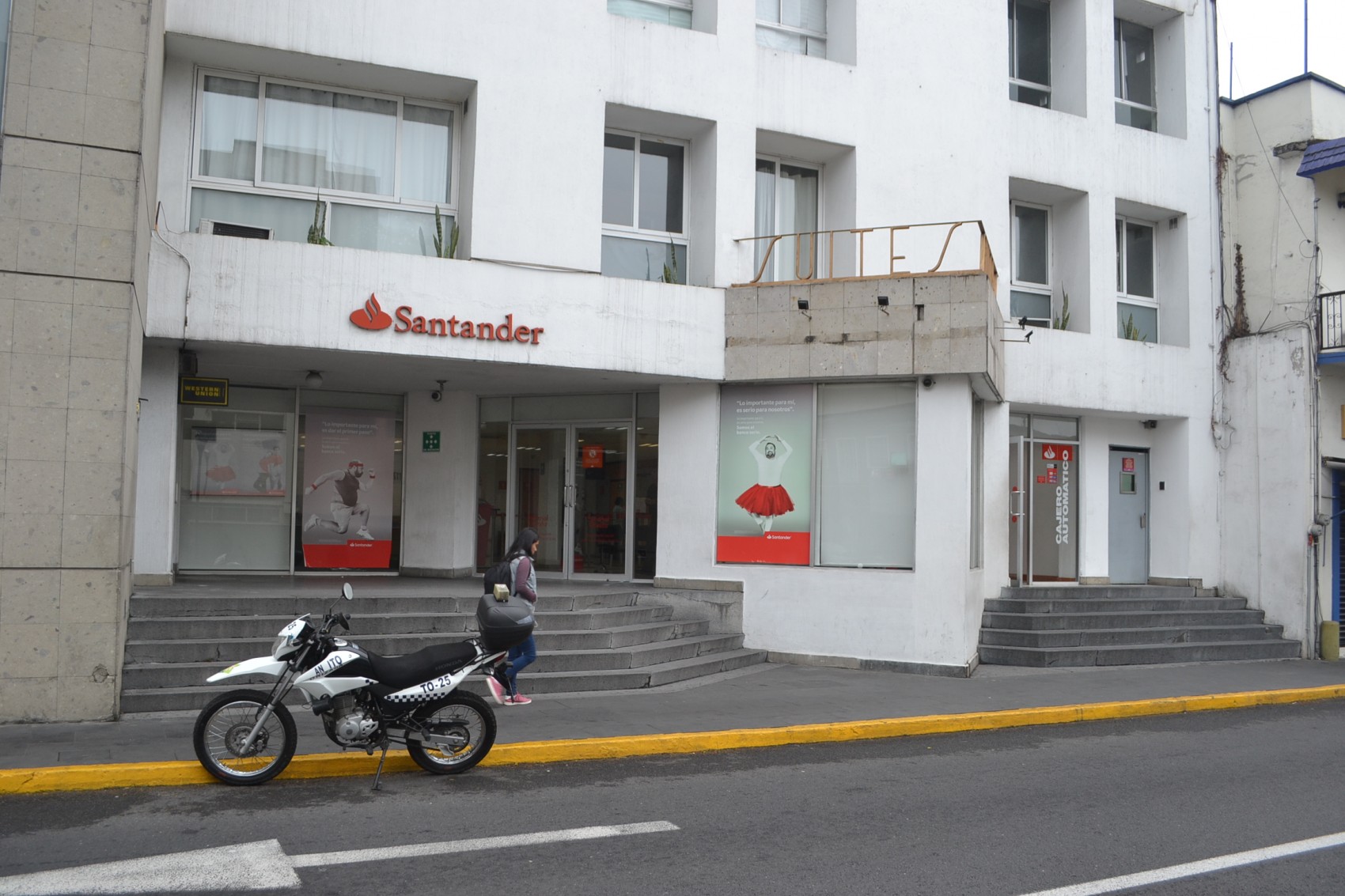 Despojan a empleada de 350 mp  al salir del banco en Orizaba