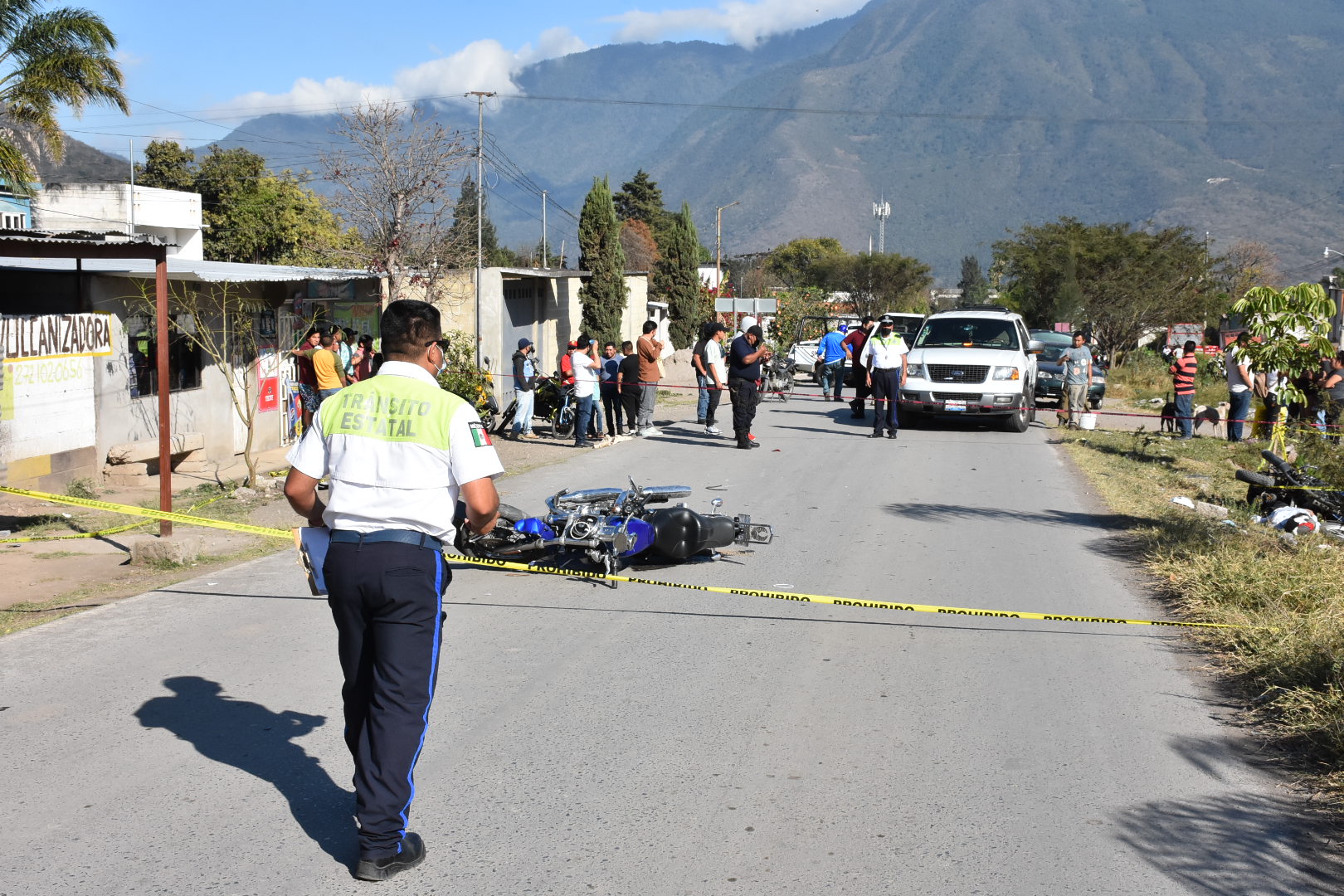 Adulto mayor muerto y joven lesionado  al chocar dos motocicletas en Nogales