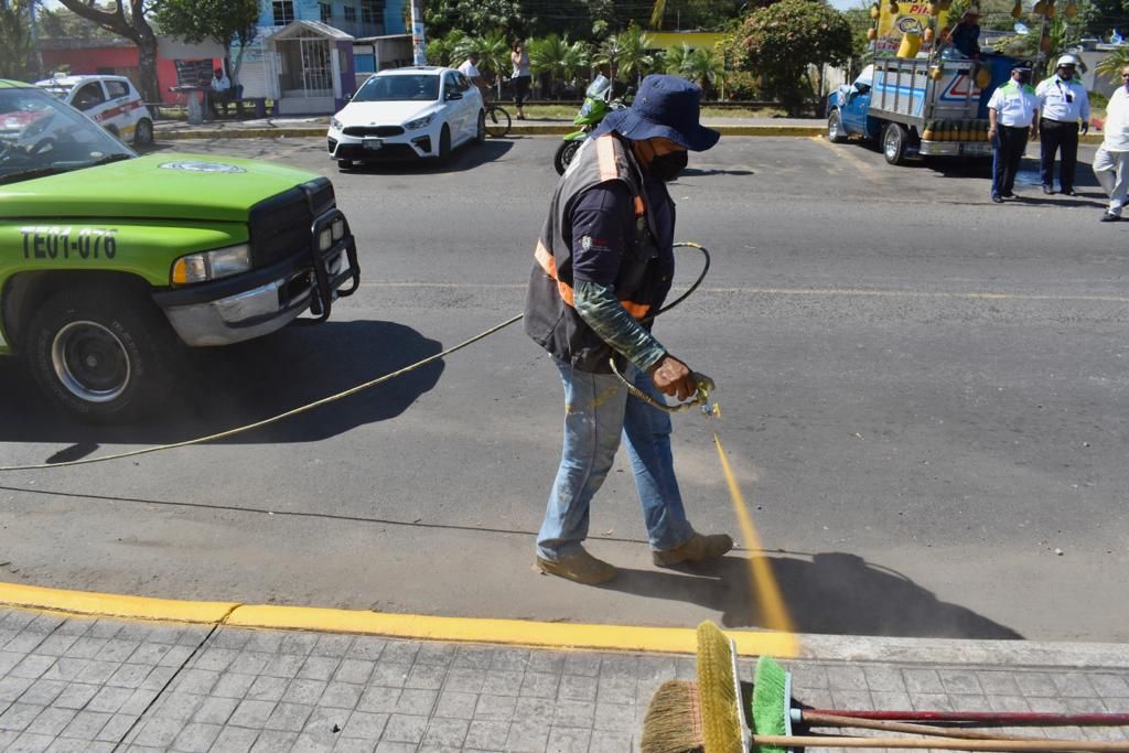Realizan trabajos de señalización vial en Medellín