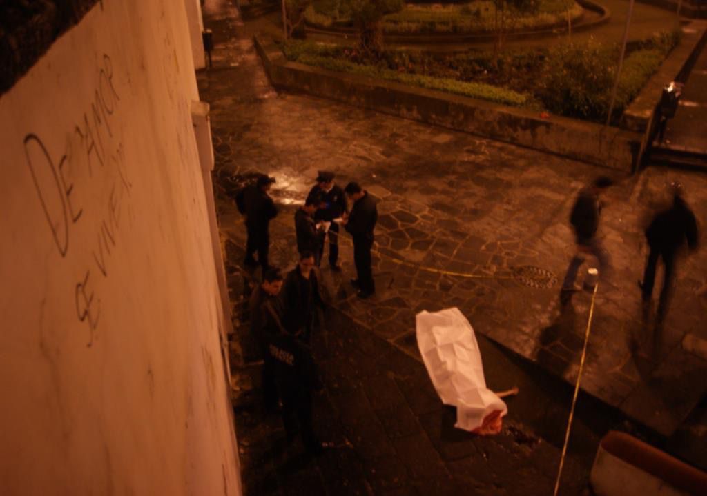 Mujer sobrevive tras arrojarse del puente de Xallitic