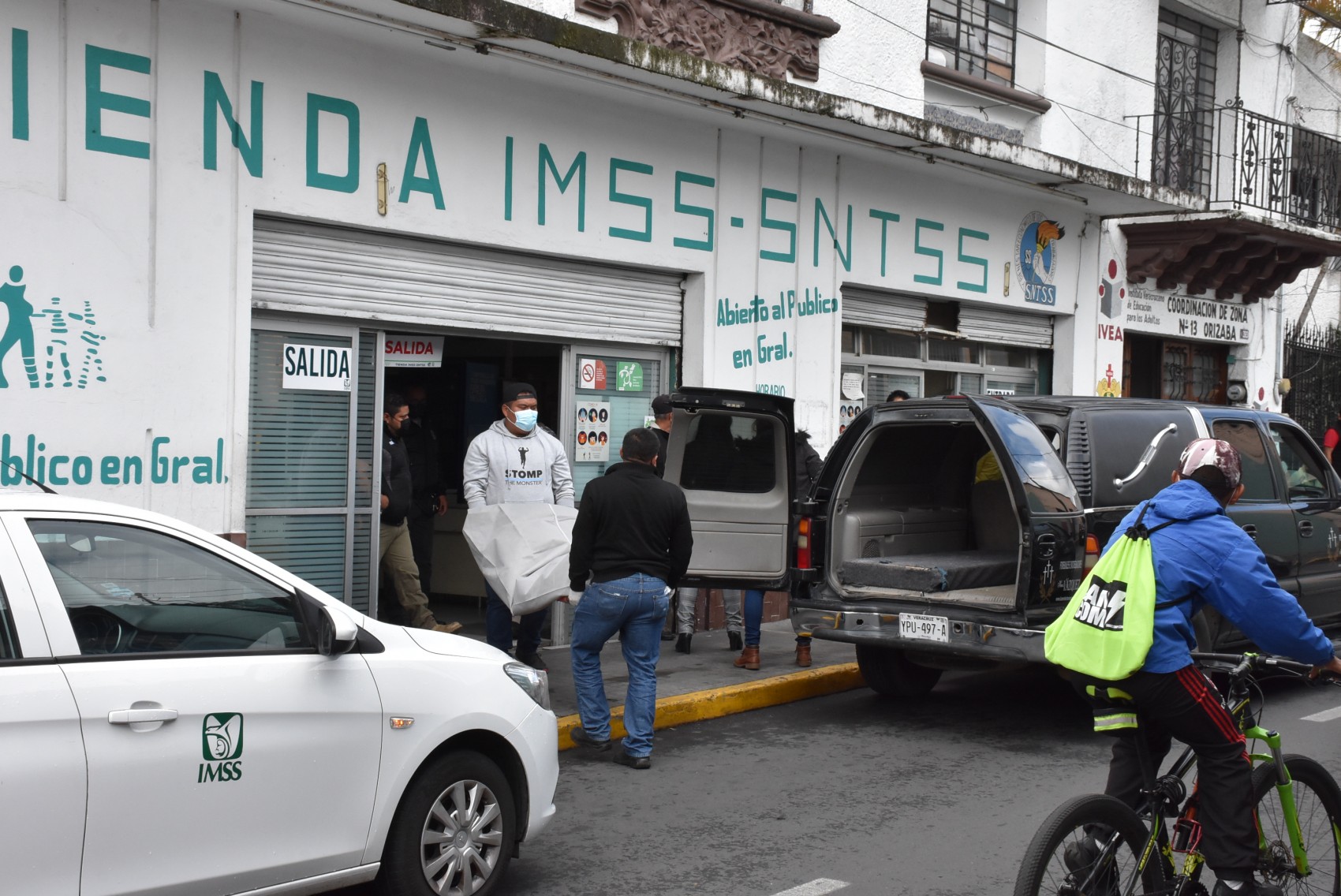 Muere mujer al interior de tienda IMSS en Orizaba
