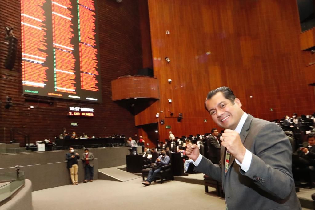 Sergio Gutiérrez defiende al Presidente Obrador