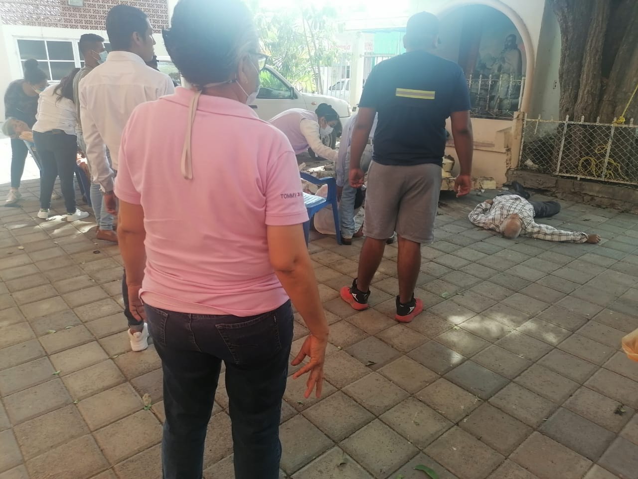 Cae marquesina de iglesia en Soledad  de Doblado, un muerto y dos heridos