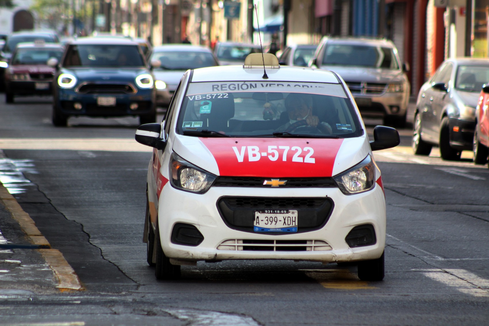 Gobierno del estado se deslinda de regularización de tarifas de taxi