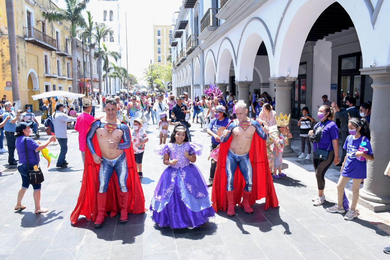 Aimar Renteral se registra como candidata a reina infantil del Carnaval de Veracruz