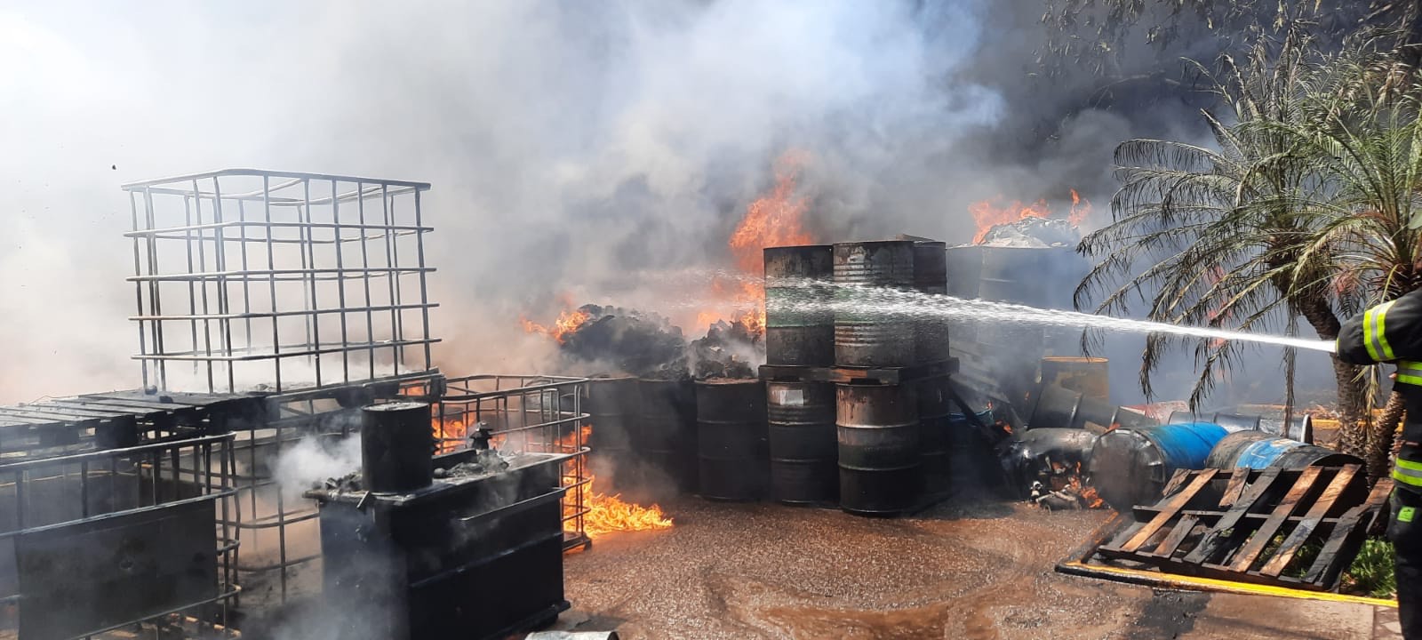 Bodega que explotó en Puente Nacional podía almacenar 250 toneladas de residuos peligrosos