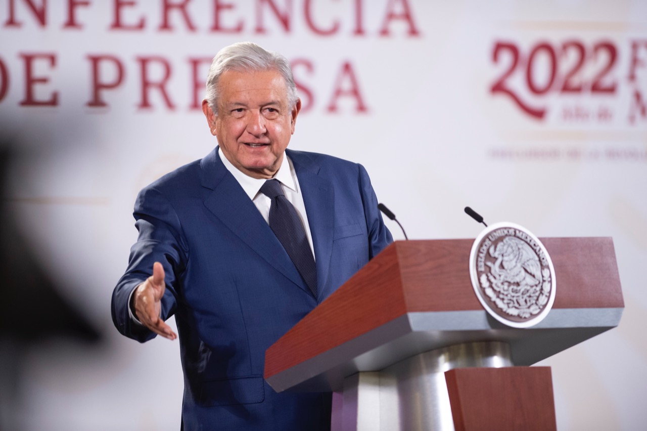 AMLO llama vendepatrias y traidores a diputados que votaron contra reforma