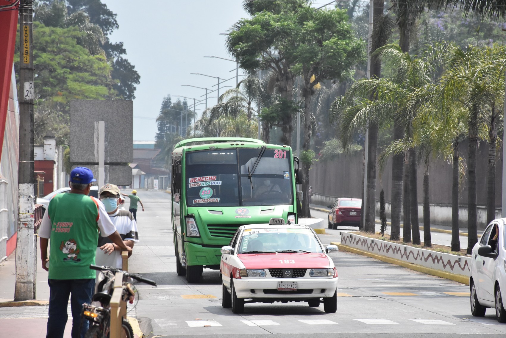 Al corralón 60 autobuses de transporte público por falta de verificación