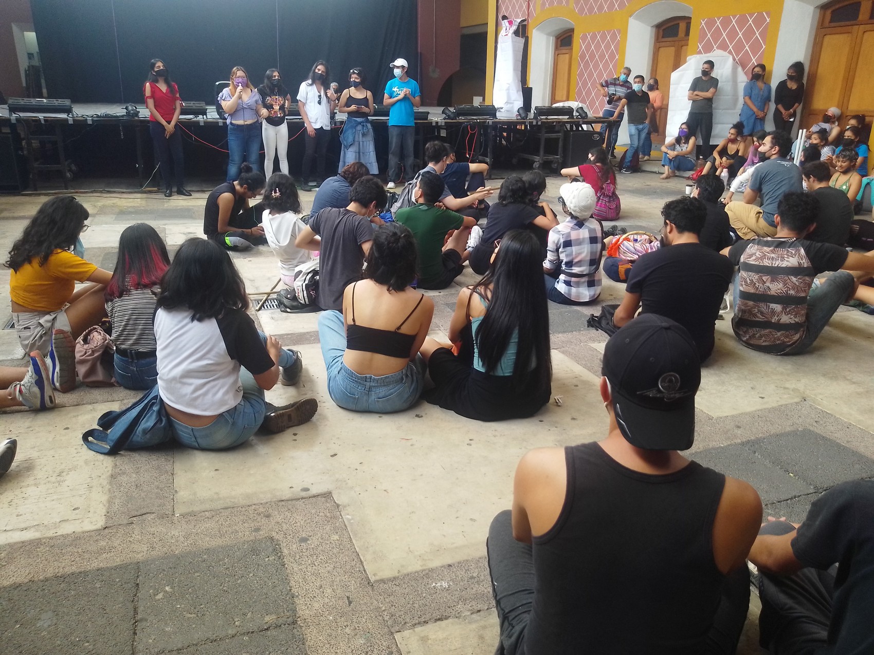 No se toca Casa del Lago: estudiantes de Artes rechazan remodelación del foro