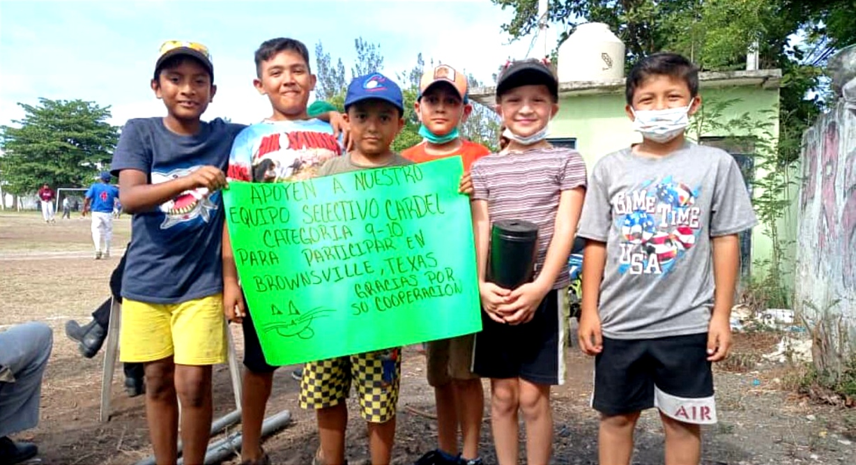 Botean niños beisbolistas de Cardel para representar a México en torneo en Brownsville