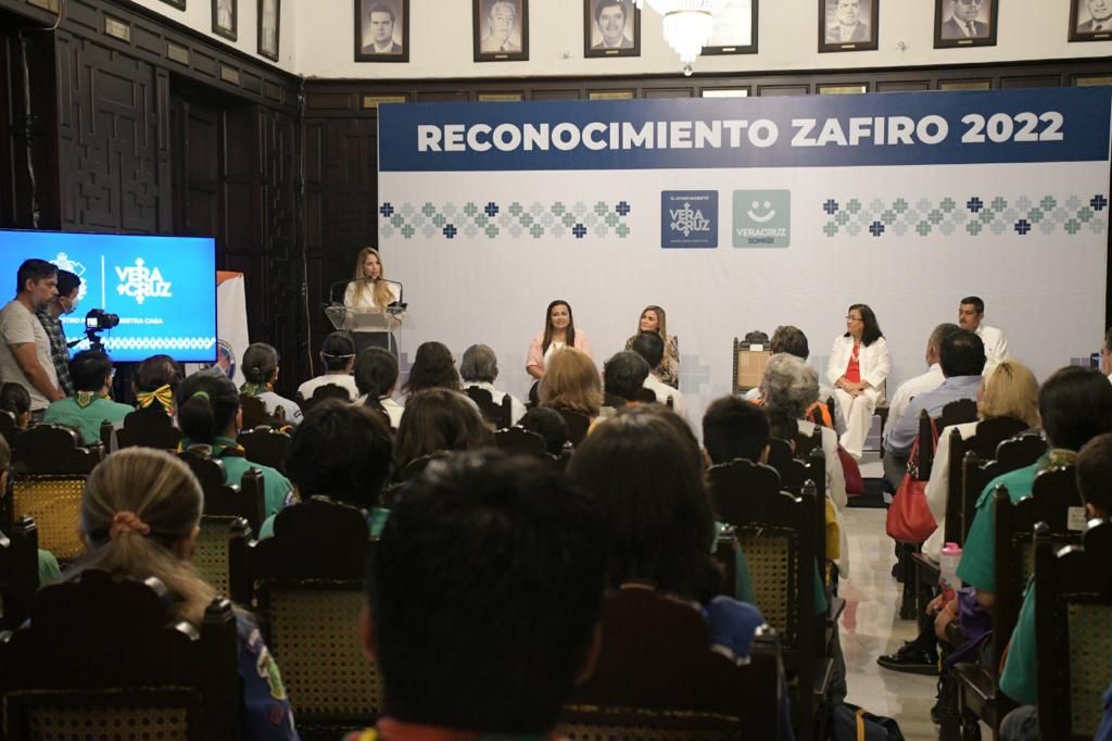 Alcaldesa y Club Rotario reconocen a veracruzanos por su trabajo a favor de una mejor sociedad