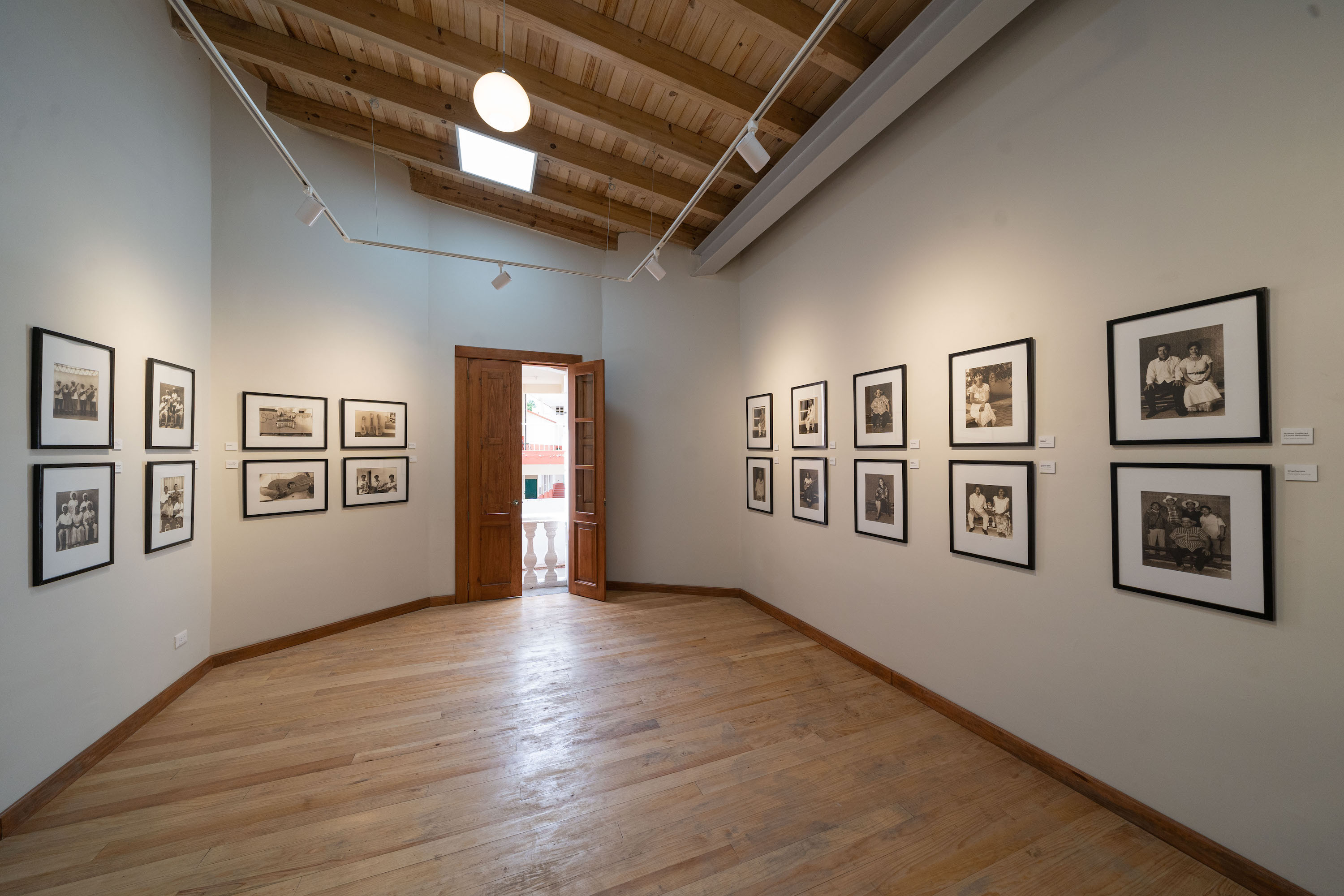 Familia de Son, fotografías de Silvia González de León, en el Museo de la Música Veracruzana