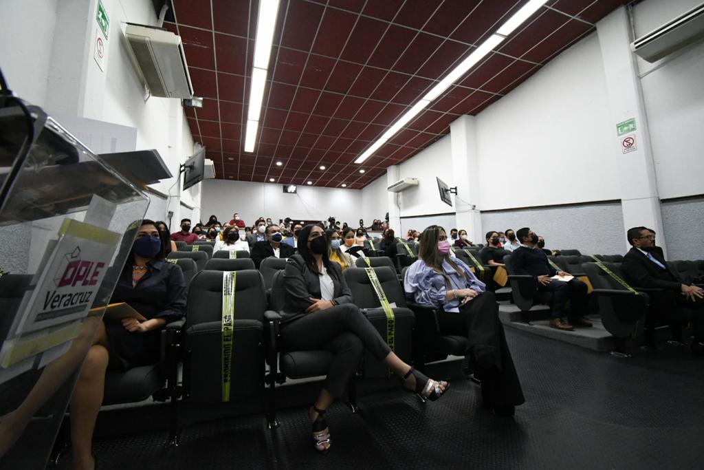 Costo de urna electrónica para votar es de 140 mil pesos