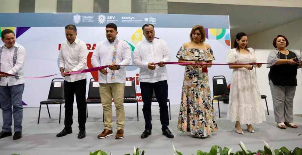 Zenyazen Escobar participó en la  Expo Feria Educativa Región Sotavento