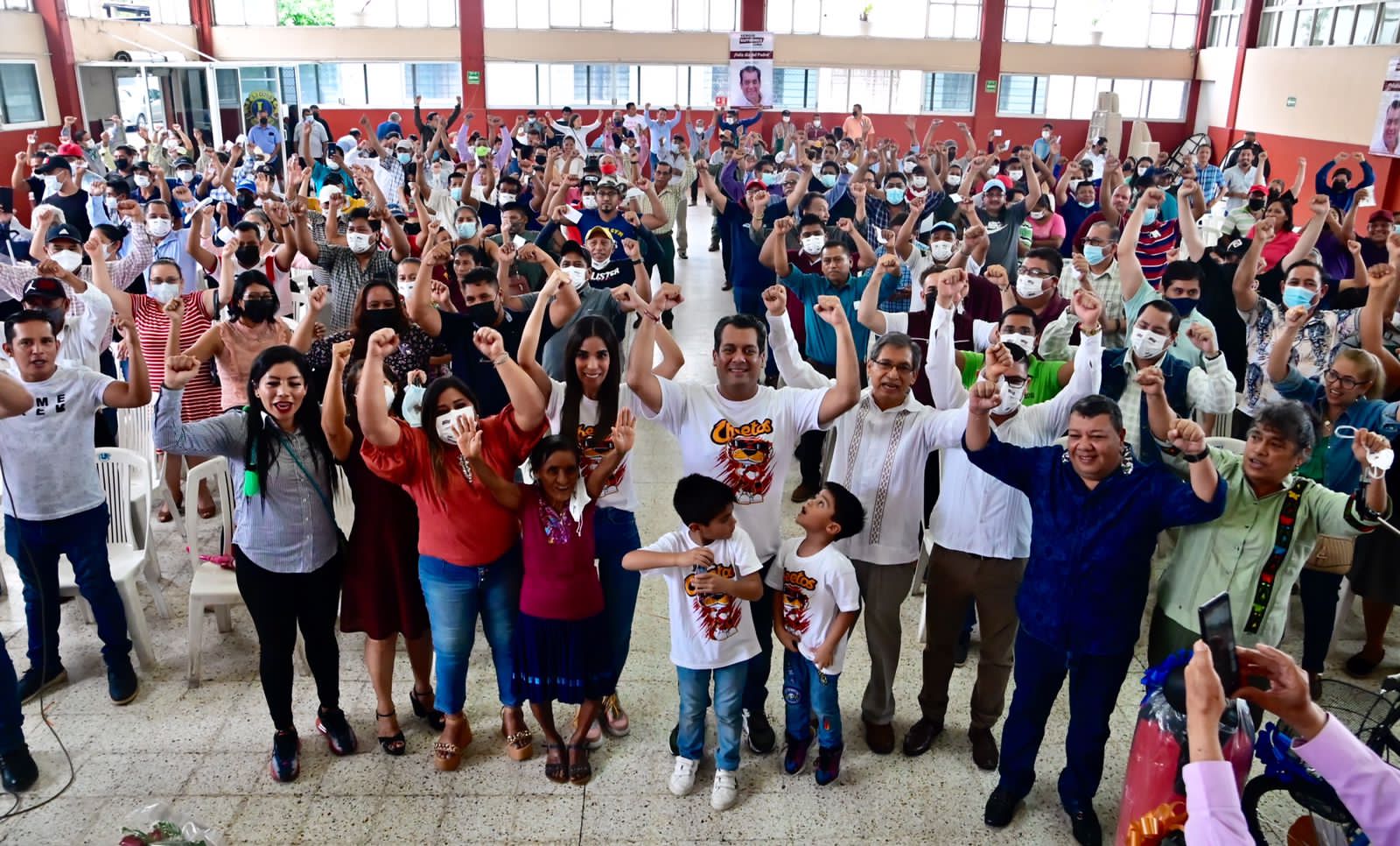 En San Andrés Tuxtla, celebra Sergio Gutiérrez Luna a papás veracruzanos