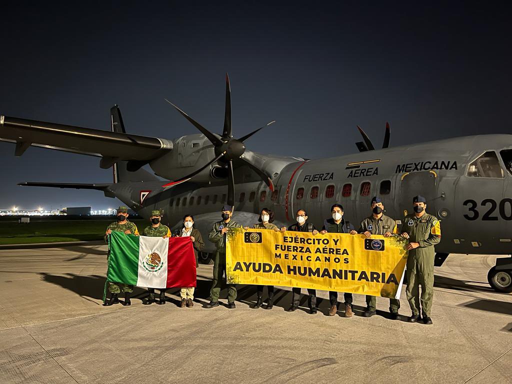Parte el primer avión para repatriar a mexicanos fallecidos en tráiler de Texas