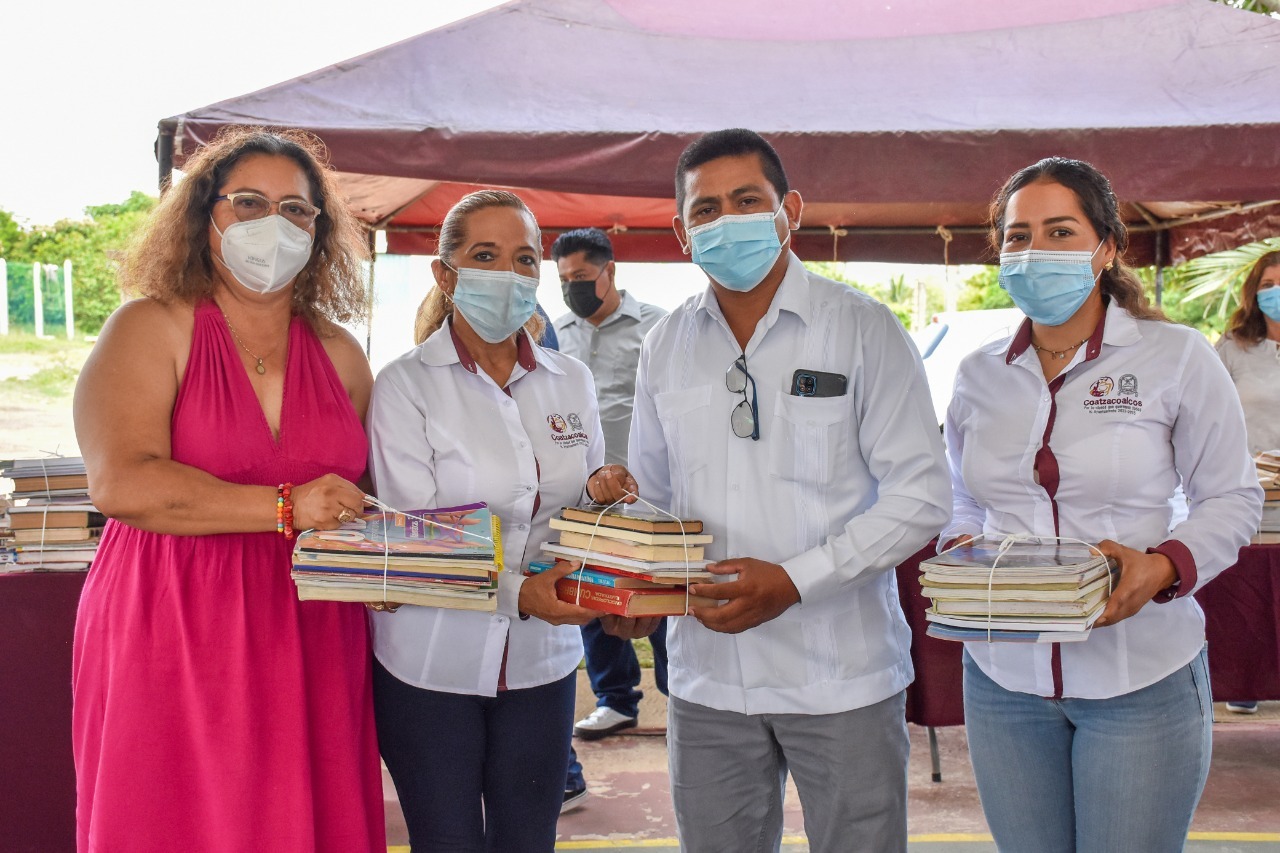 Entrega Ayuntamiento más de 3 mil libros donados por la ciudadanía