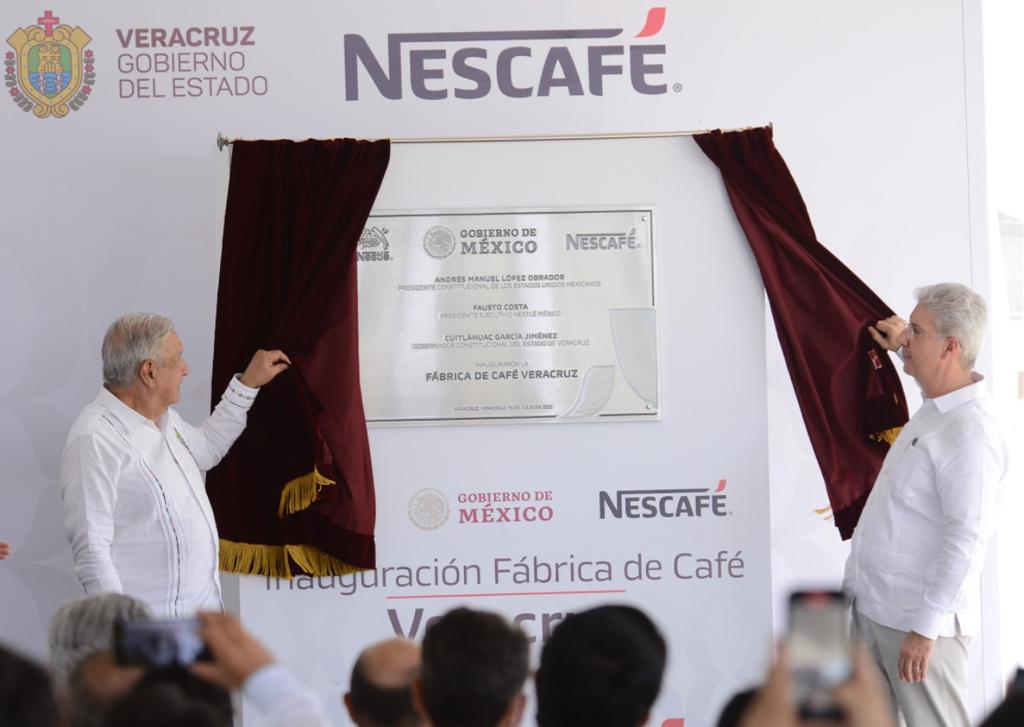 AMLO inaugura planta Nestlé Veracruz y se queja de los trámites burocráticos