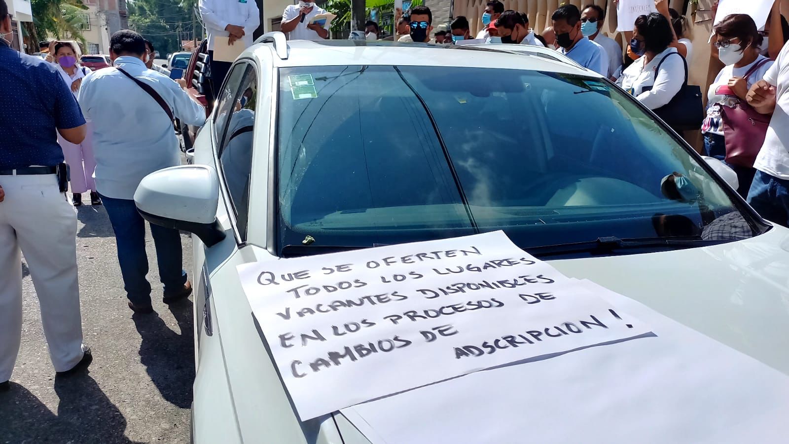 Maestros de Poza Rica exigen pago puntual de salarios, prestaciones y liquidación de adeudos