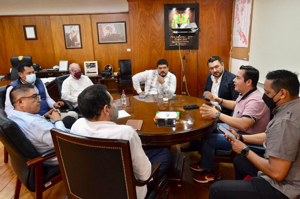 Zenyazen atiende y resuelve peticiones de la Sección 32 del SNTE