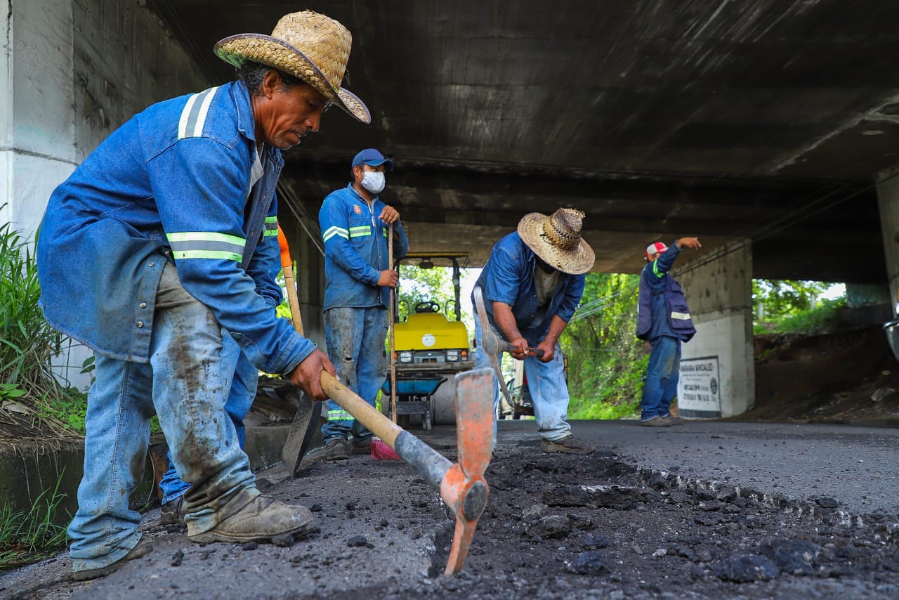 Inicia Obra Pública primera fase de bacheo y mejoramiento de caminos a comunidades; serán 7 km
