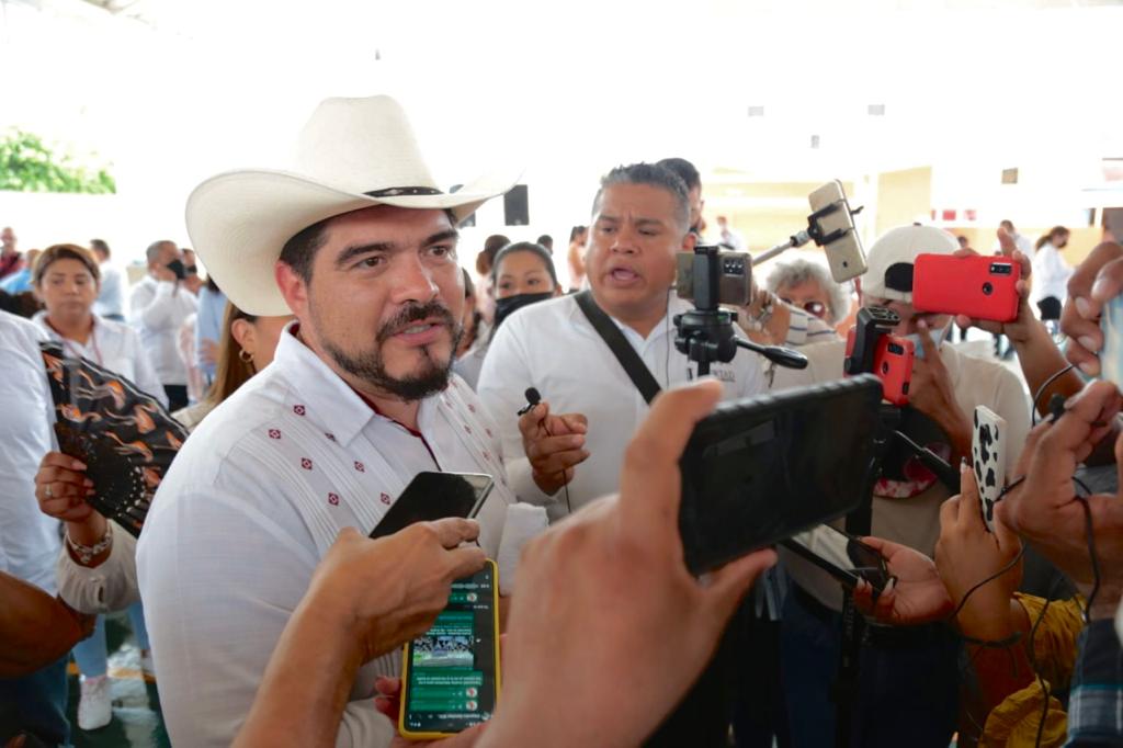 Más de mil 600 escuelas regularizadas con programa de escrituración en Veracruz