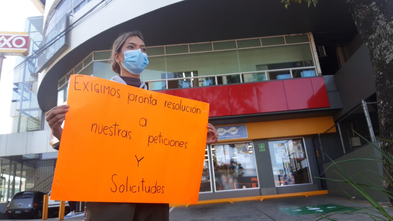Estudiantes de Universidad Biomédica Rafael Guizar y Valencia sin poder realizar servicio social