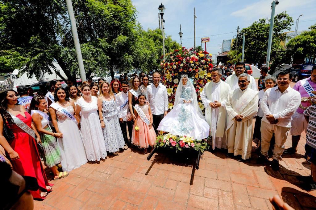 Encabeza Alcalde JM Unánue el tradicional paseo acuático de Nuestra Señora Santa Ana