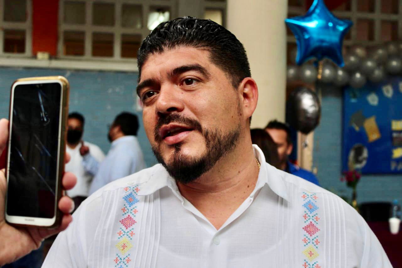 Zenyazen no se encarta ni se descarta a la gubernatura; seguirá trabajando por la educación de Verac