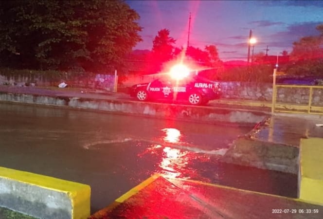 Encuentran cadaver en canal de Orizaba
