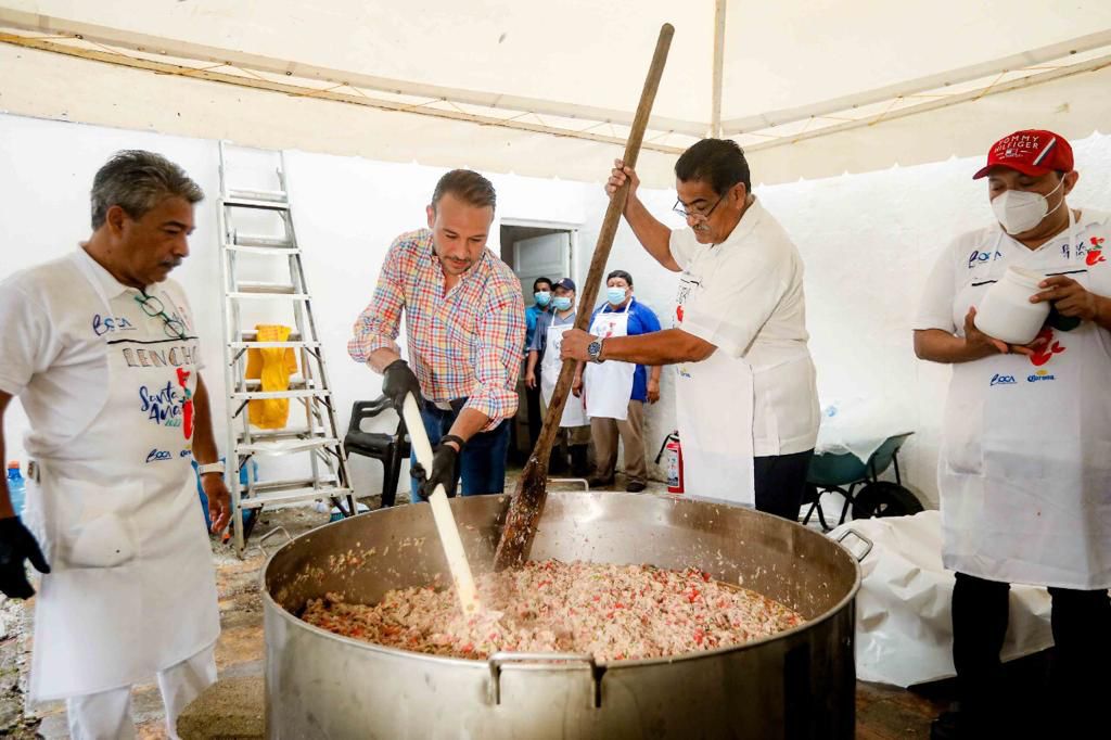 Celebra Alcalde JM Unánue el 30 aniversario del Filete Relleno de Mariscos