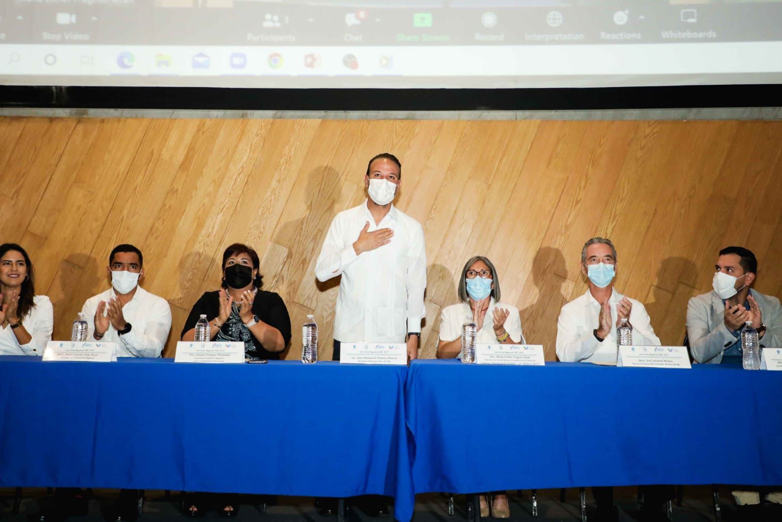 Reconocen al Alcalde Unánue por apoyar la educación y crear proyectos de cambio social